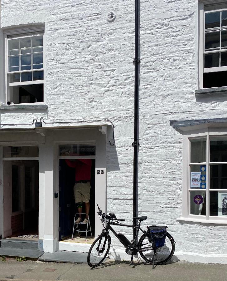 The Attic Apartment, Quay Street Studios Cardigan Exterior photo